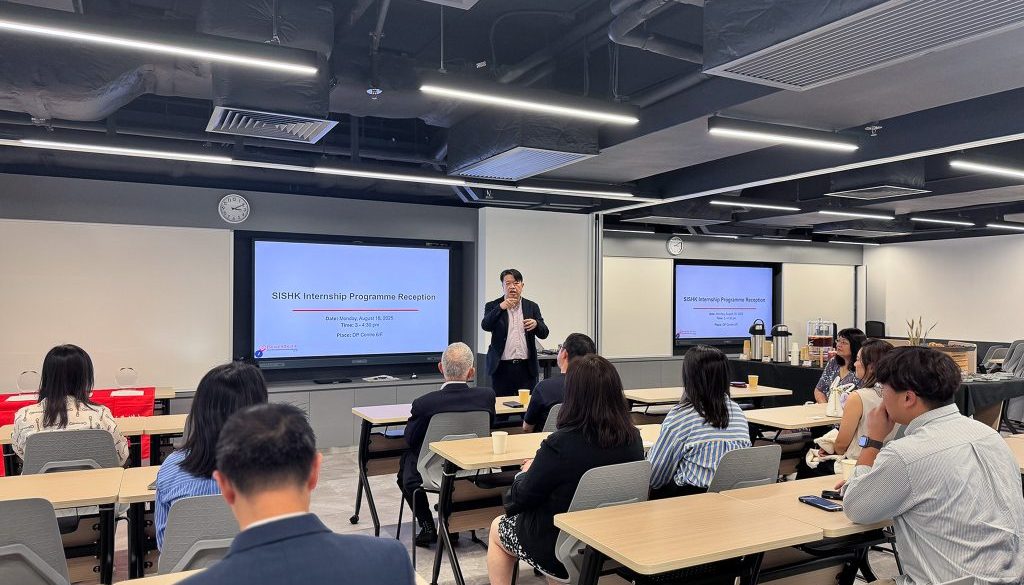 AY2526_UCReception_01